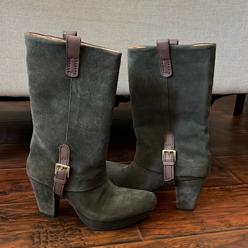 EARTHIES Green Brown Pointy Toe Boots
Suede Leather LINTZ Size 7.5